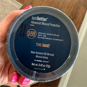 Skinbetter Science sunbetter TONE SMART SPF 68 Sunscreen Compact
